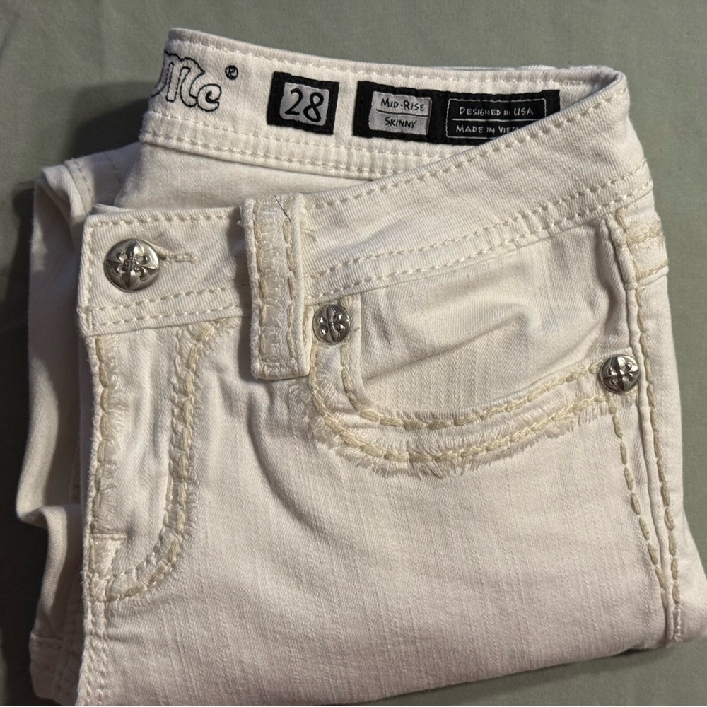 Gently Used Miss Me White Mid-Rise Skinny Jeans